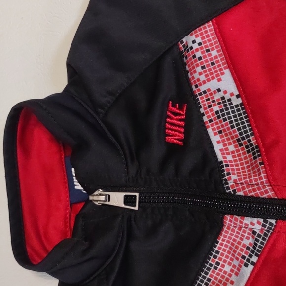 Nike tracksuit jacket for boys 12 months red and black - Picture 1 of 7